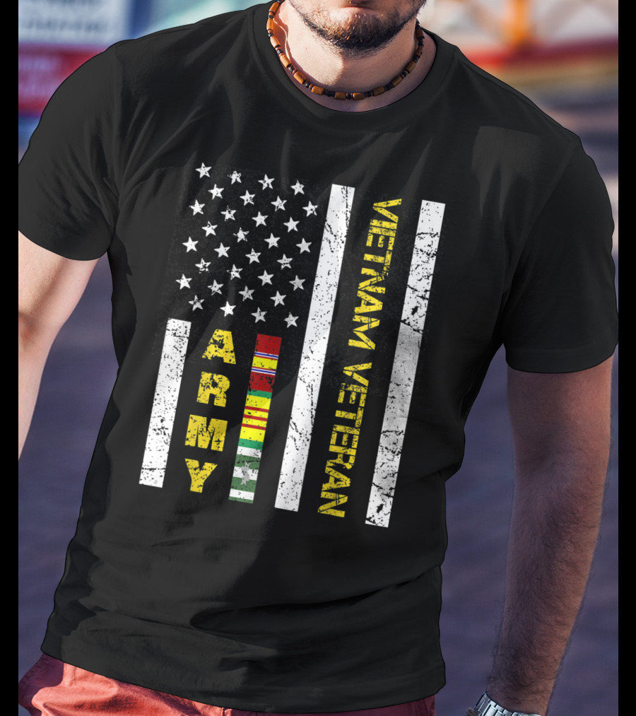 Mens Vietnam Veteran US Army Flag With Service T-Shirt