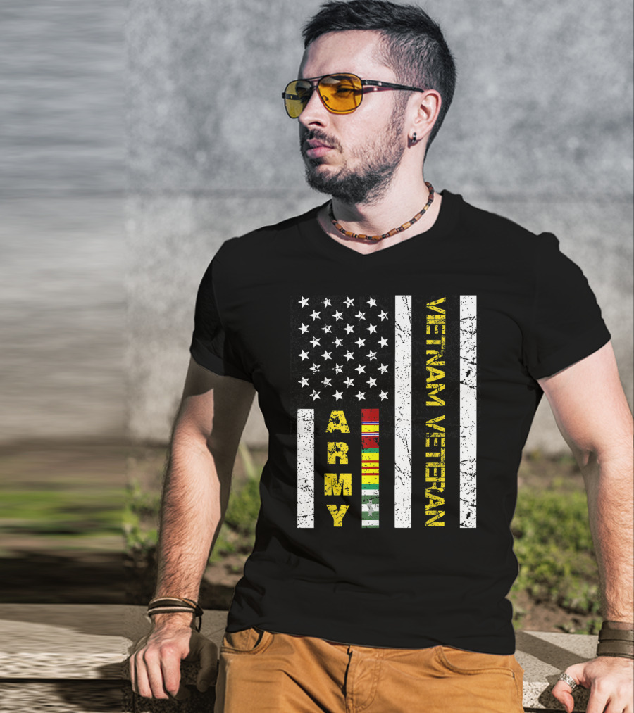 Mens Vietnam Veteran US Army Flag With Service T-Shirt