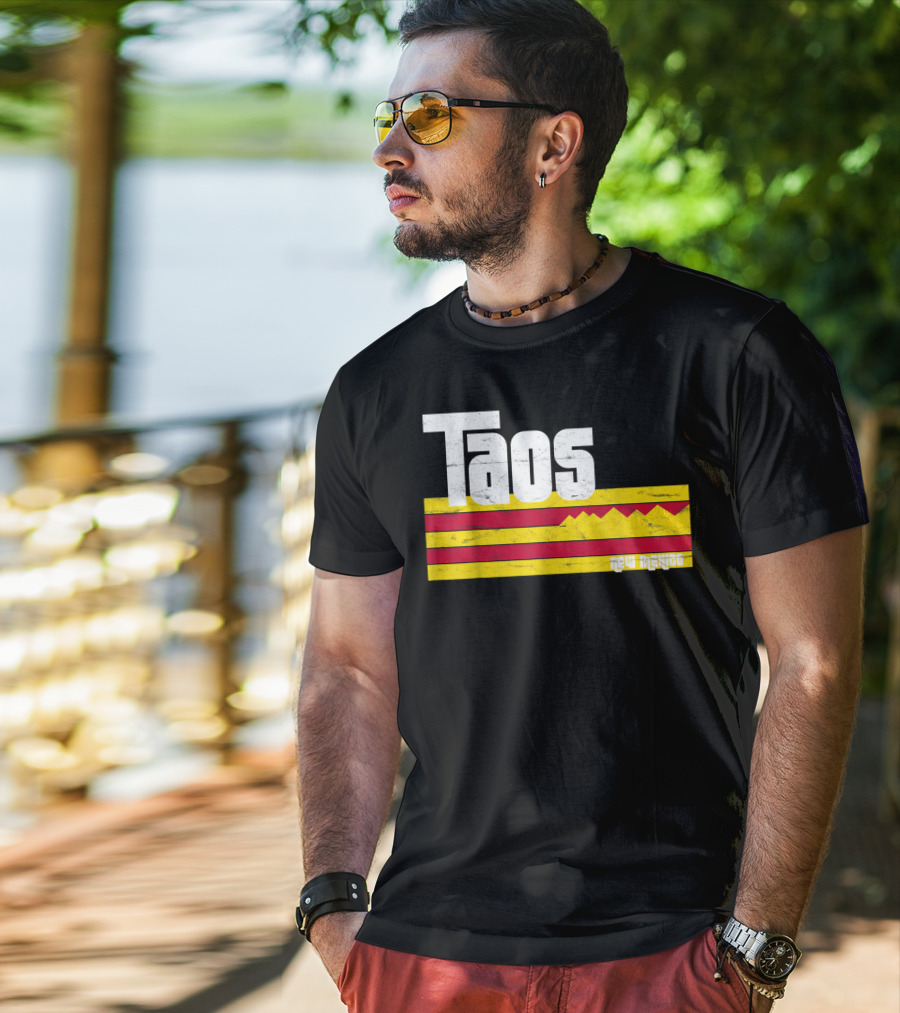 Taos New Mexico Vintage Mountain Stripes Skiing Hiking T-Shirt