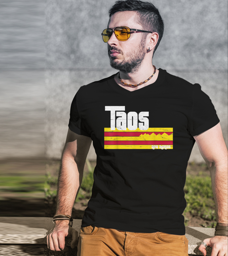 Taos New Mexico Vintage Mountain Stripes Skiing Hiking T-Shirt
