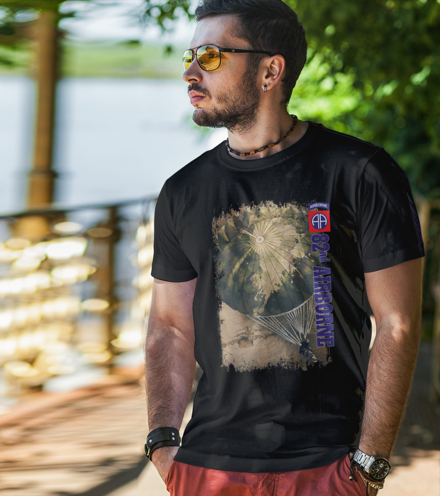 82Nd Airborne Division Parachute And Emblem T-Shirt