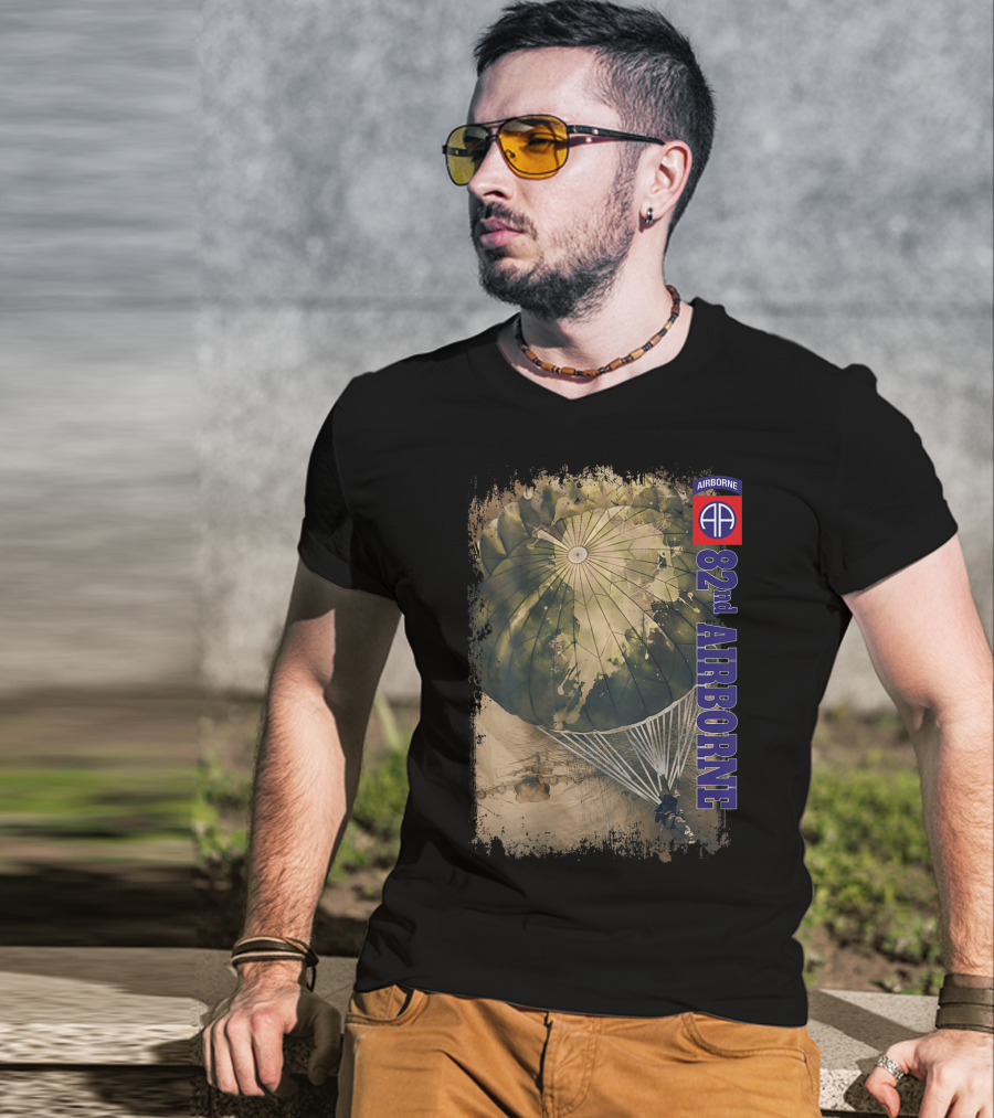 82Nd Airborne Division Parachute And Emblem T-Shirt