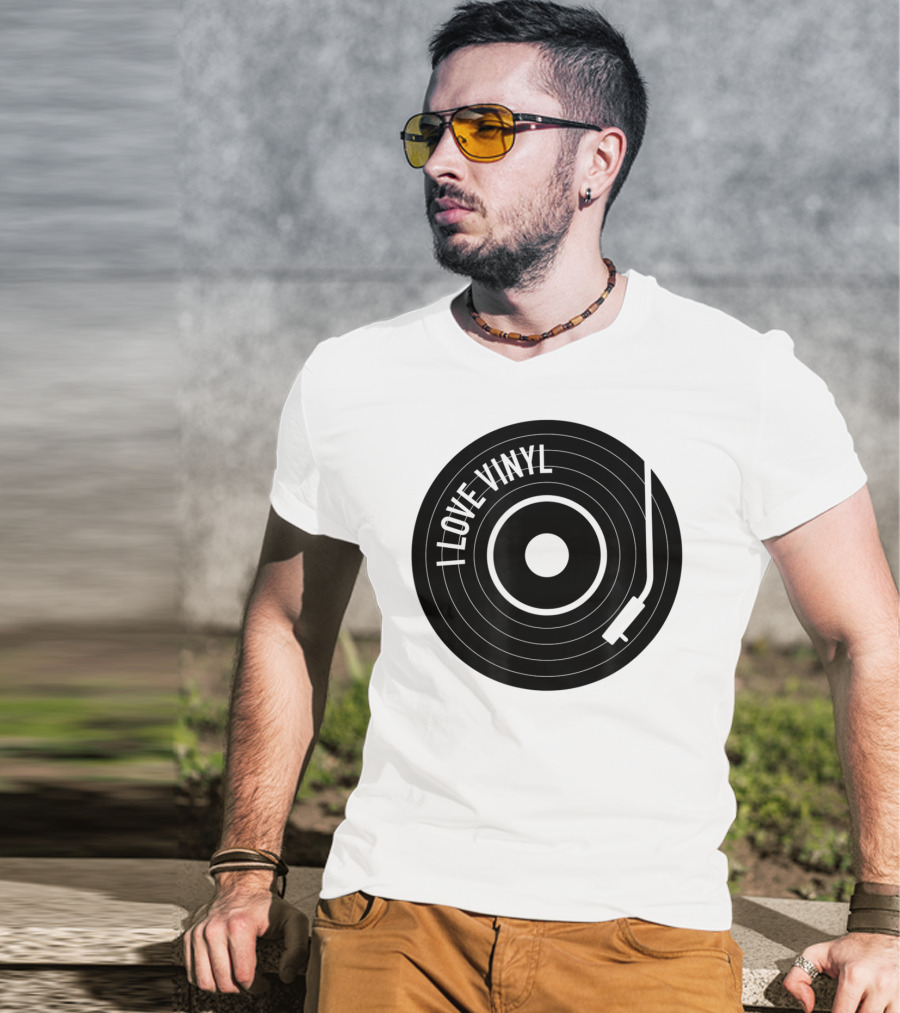 I Love Vinyl Record Player Vintage Music Enthusiast T-Shirt