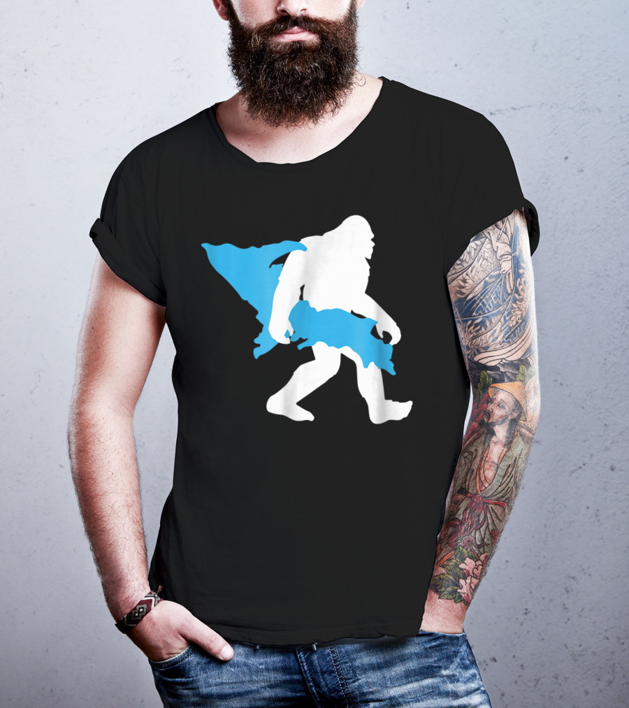 Bigfoot Upper Peninsula Funny Sasquatch UP Michigan Map T-Shirt