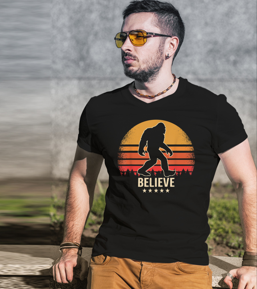 Believe Sunset Bigfoot Silhouette Retro Stars Forest T-Shirt