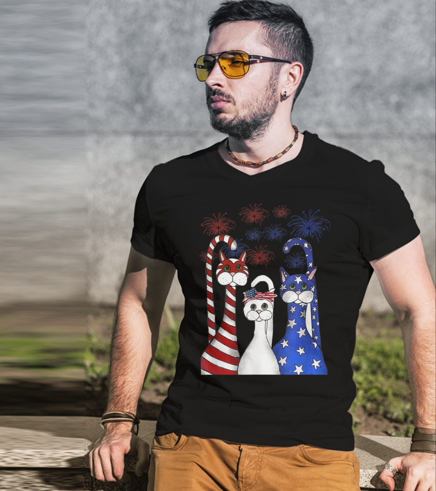Cat Red White Blue American Flag Patriotic Fireworks T-Shirt
