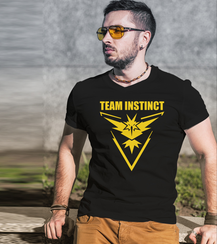 TEAM INSTINCT Pokémon Go Yellow Zapdos T-Shirt