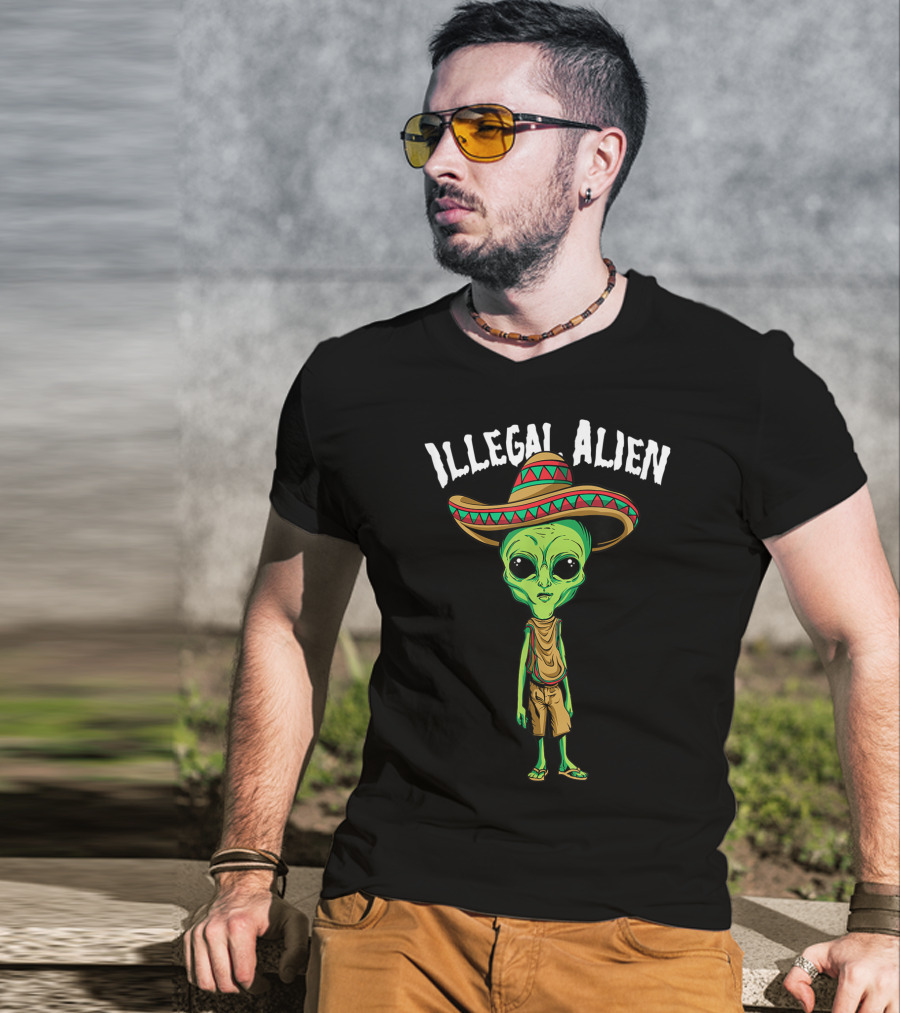 Illegal Alien Funny Mexico Spanish UFO Sombrero T-Shirt