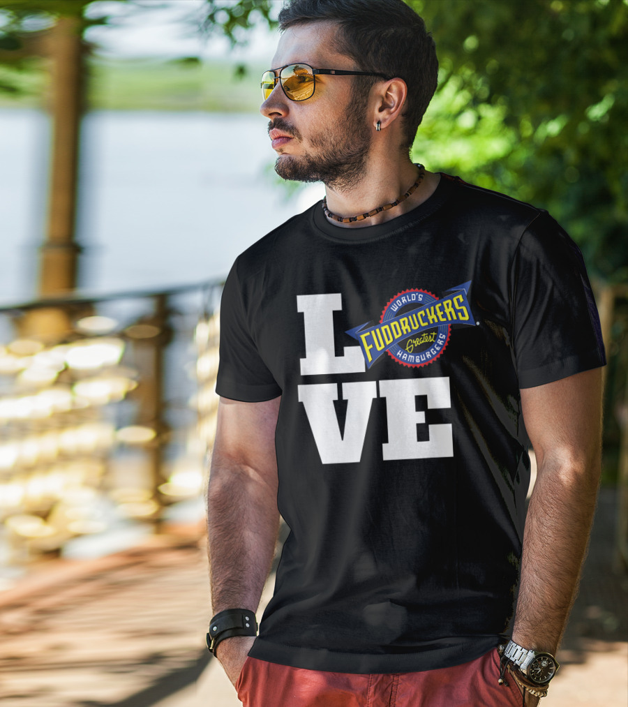 LOVE World's Greatest Hamburgers Fuddruckers T-Shirt