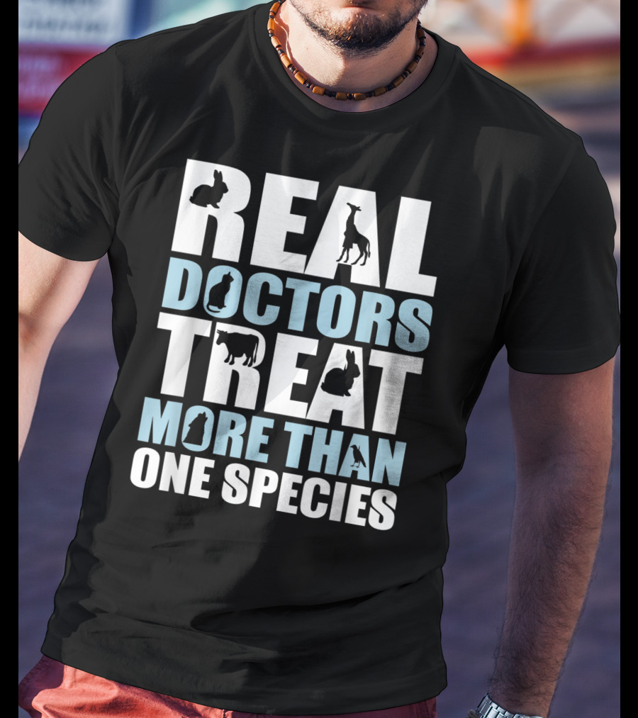 Real Doctors Treat More Than One Species Giraffe Cat Cow T-Shirt