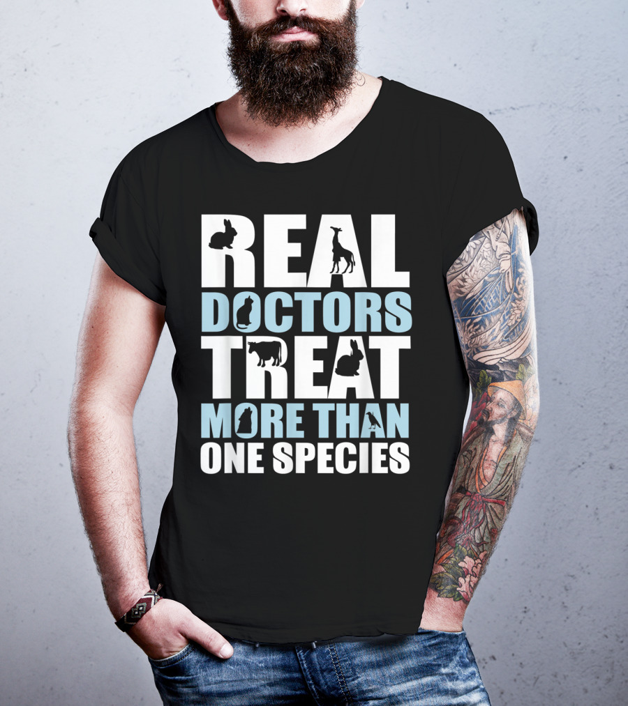 Real Doctors Treat More Than One Species Giraffe Cat Cow T-Shirt