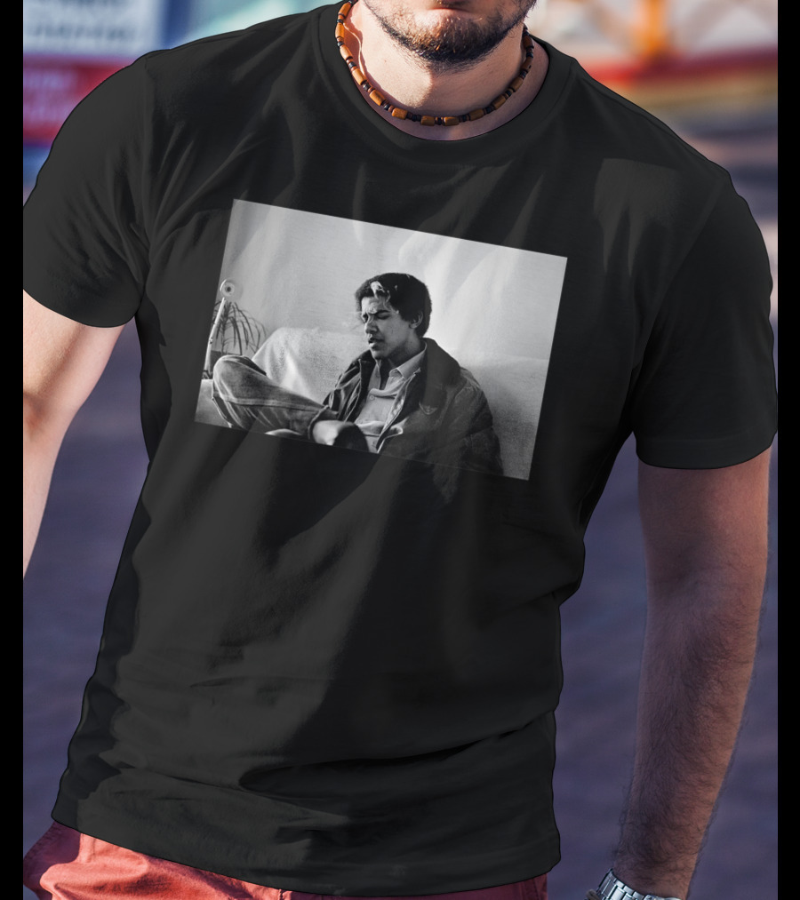 Vintage College Obama Black And White Photo Smoking Relaxed Mood T-Shirt