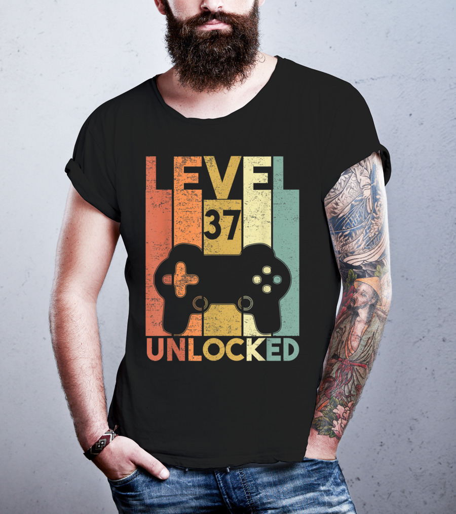 Level 37 Unlocked 1983 Birthday Gaming Controller T-Shirt