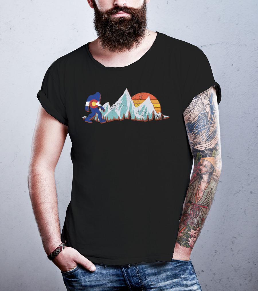 Colorado Flag Bigfoot Silhouette Mountain Scene With Sunset T-Shirt