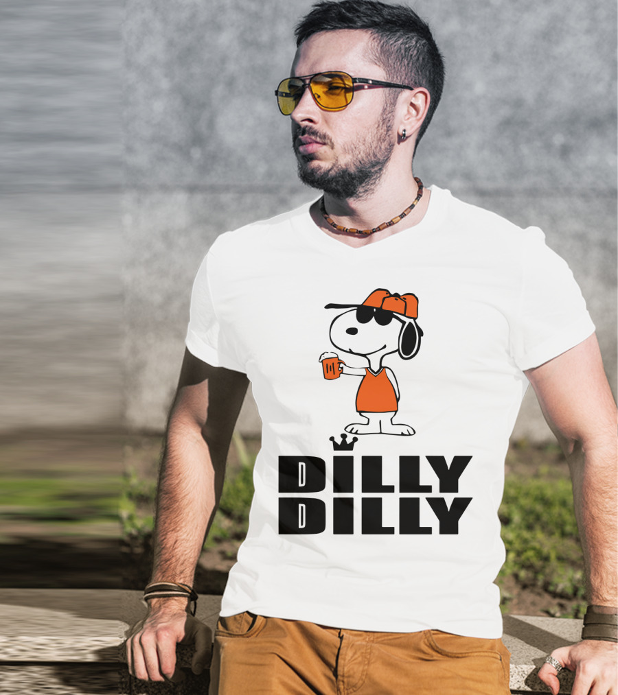 Dilly Dilly Funny Snoopy The Peanuts Movie Beer Hat And Glass T-Shirt