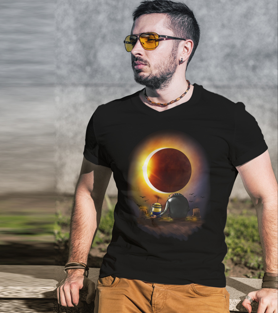 Gru And Kevin Watching Solar Eclipse Minions Despicable Me T-Shirt