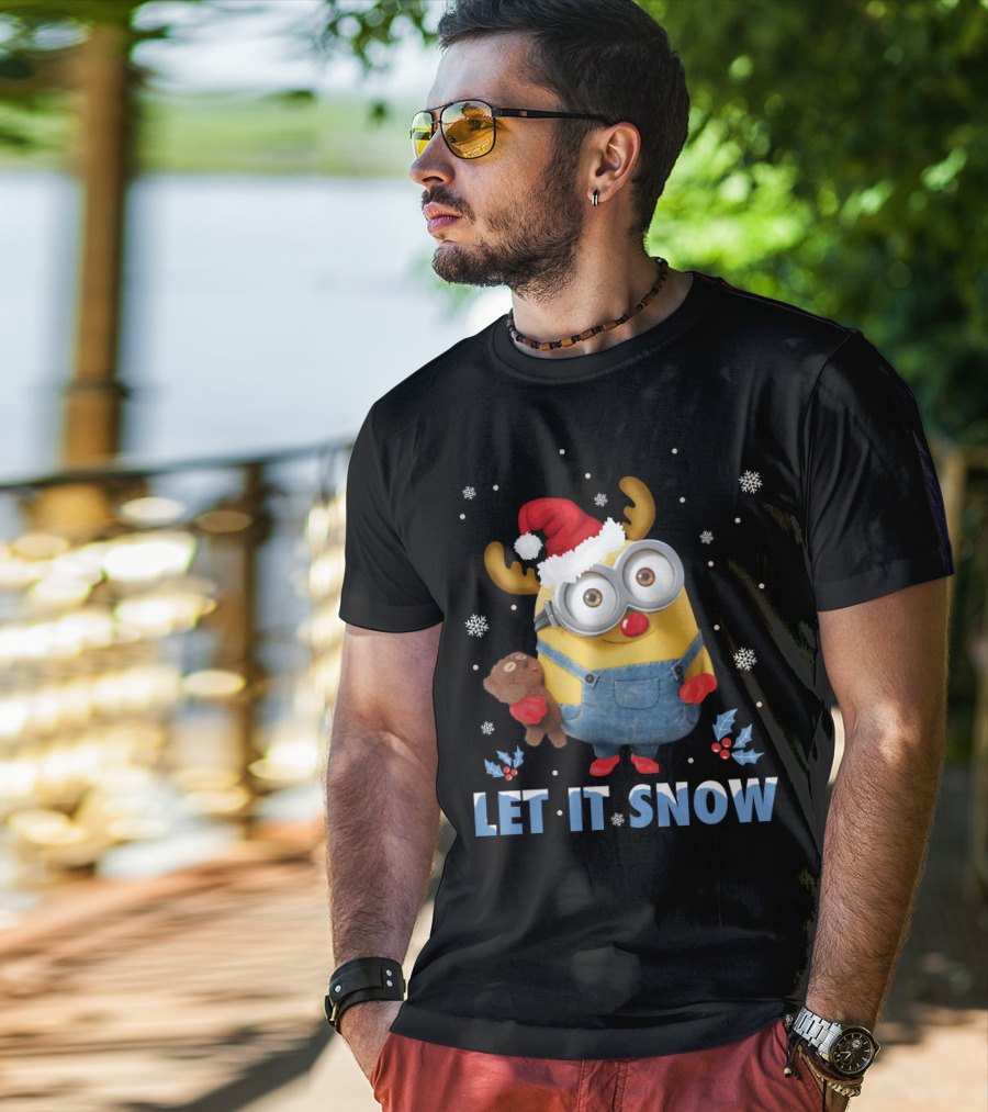 Let It Snow Xmas Minions Despicable Me Santa Hat Reindeer Antlers Toy T-Shirt
