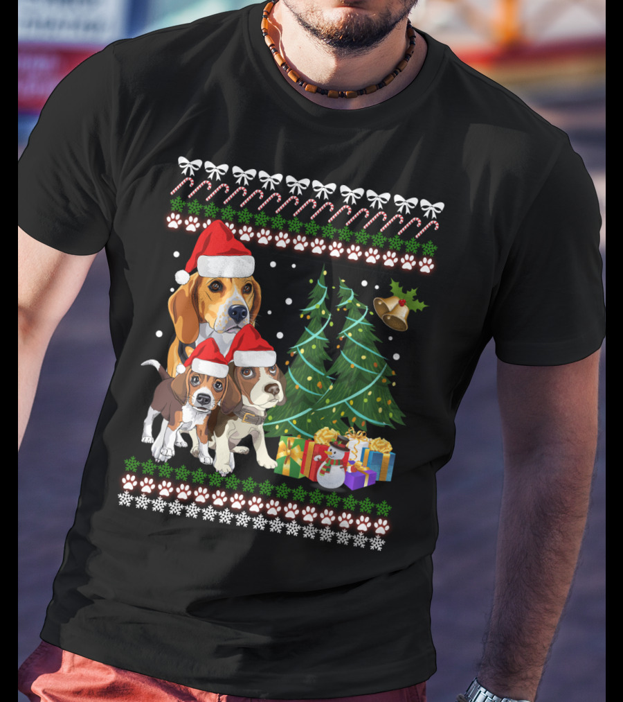 Santa Hat Beagles Christmas Tree And Gifts T-Shirt