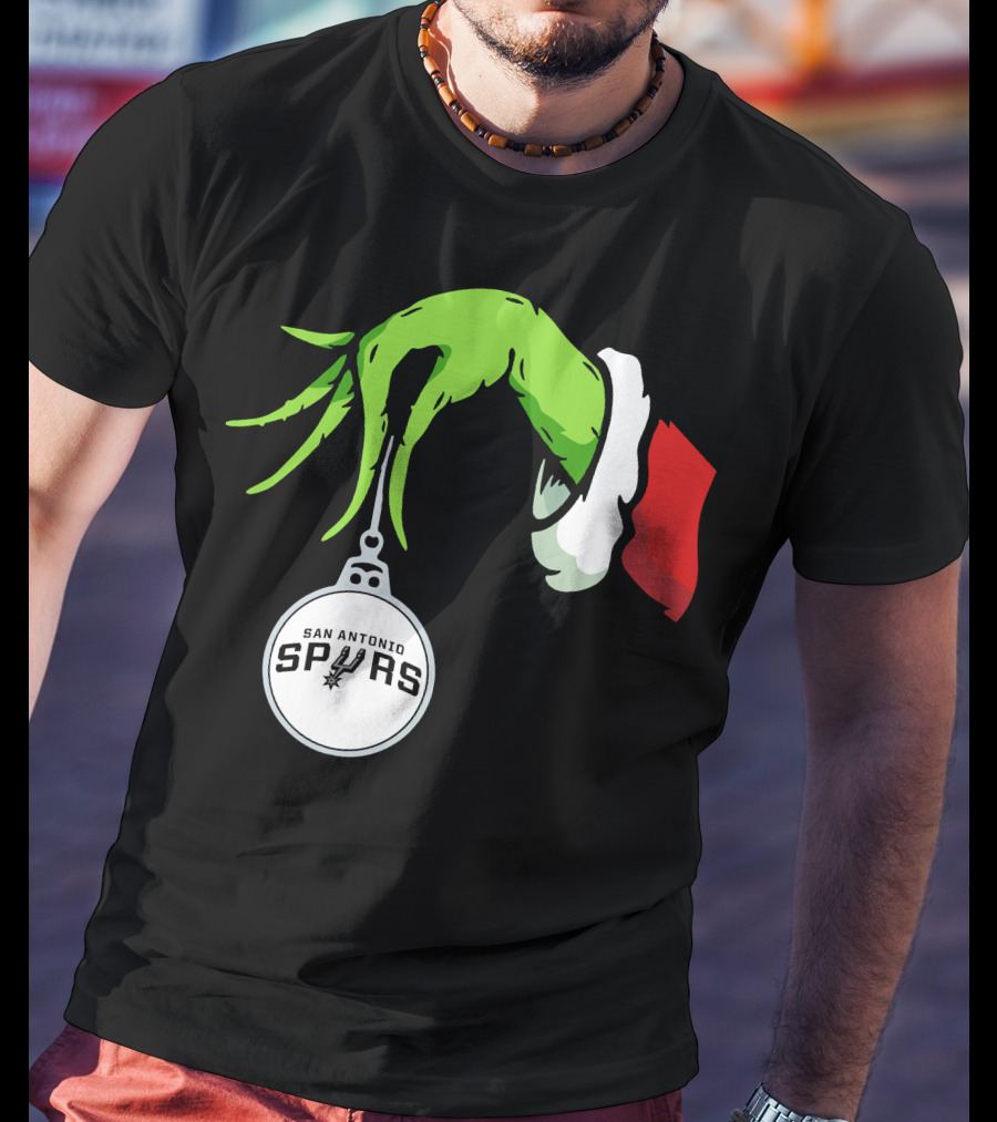 The Grinch Holding San Antonio Spurs T-Shirt