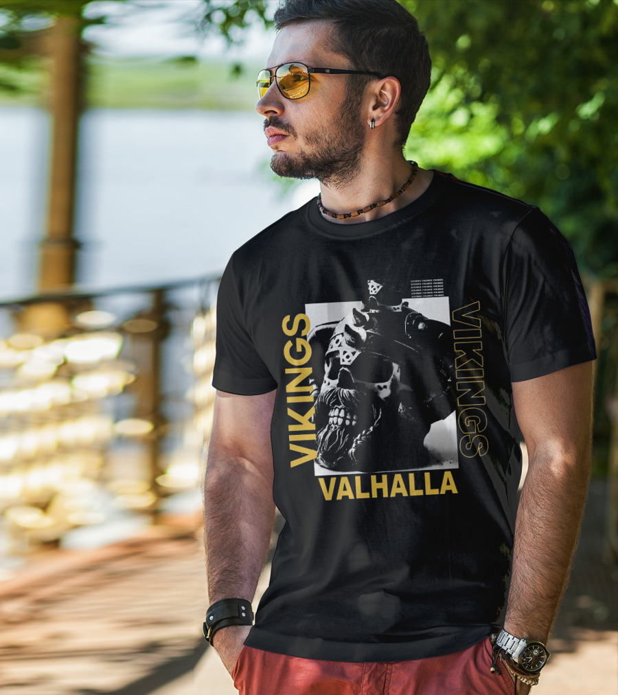 Vikings Valhalla Yule Skull Helm T-Shirt