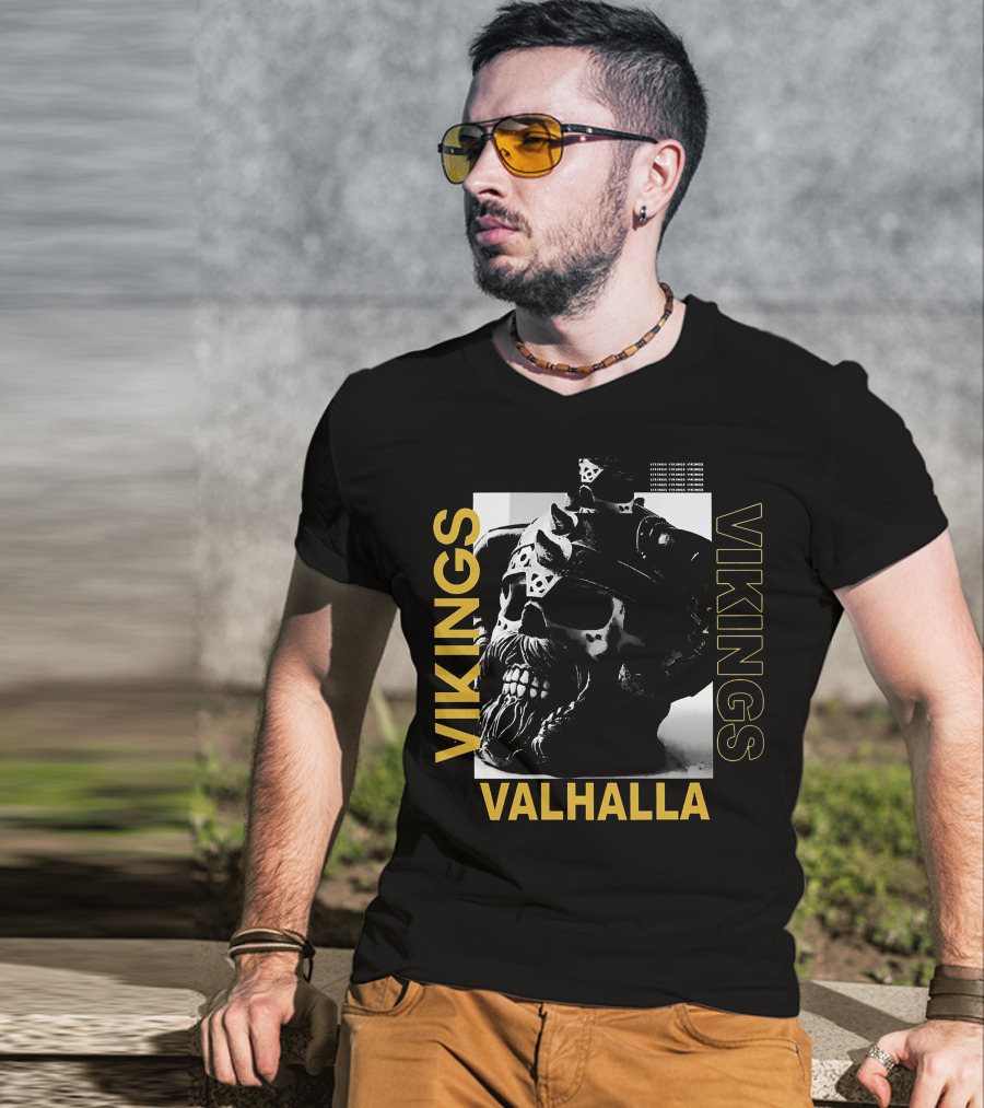 Vikings Valhalla Yule Skull Helm T-Shirt