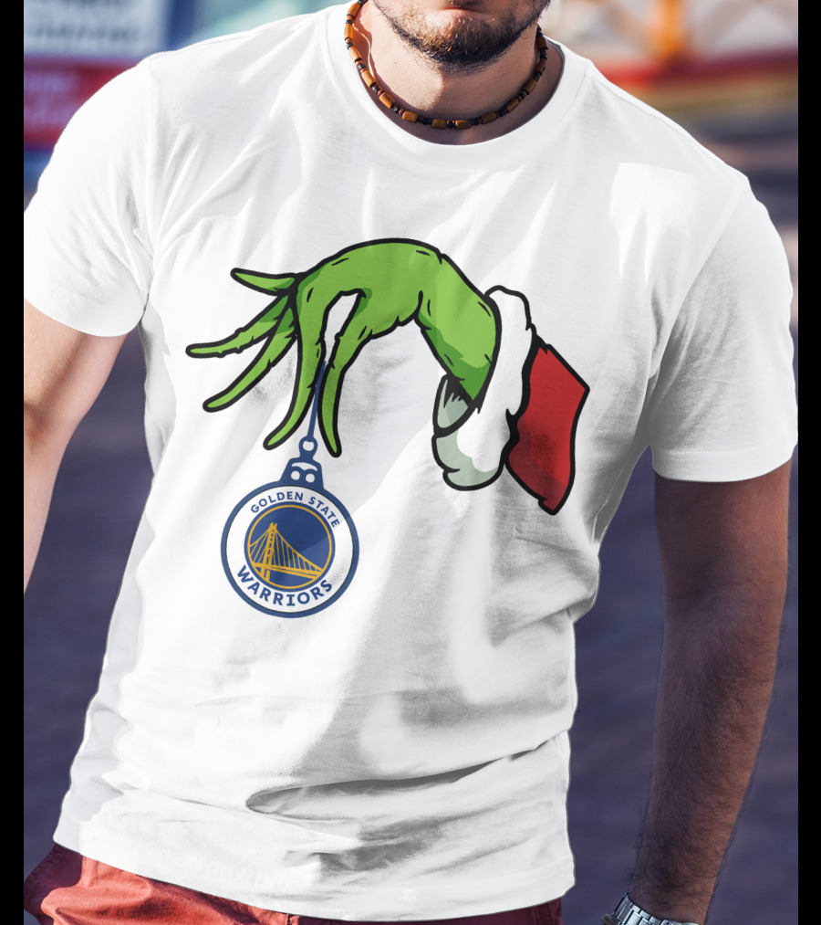 The Grinch Hand Holding Golden State Warriors T-Shirt