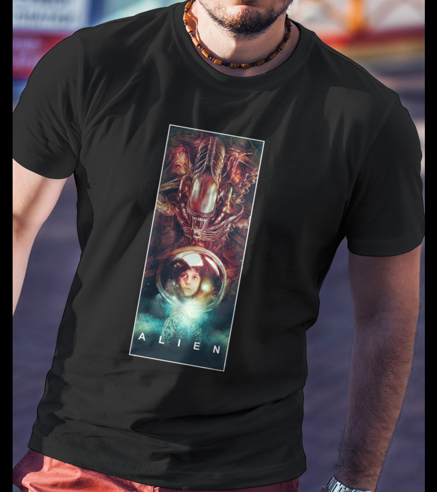 Alien Movie Iconic Sci-Fi Creature And Space Helmet Face T-Shirt