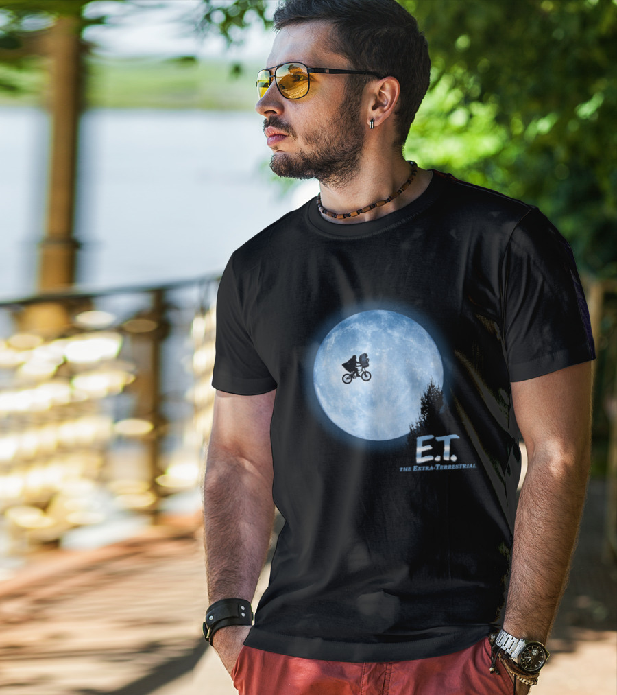 E.T. The Extra-Terrestrial Bicycle Silhouette Against Full Moon T-Shirt