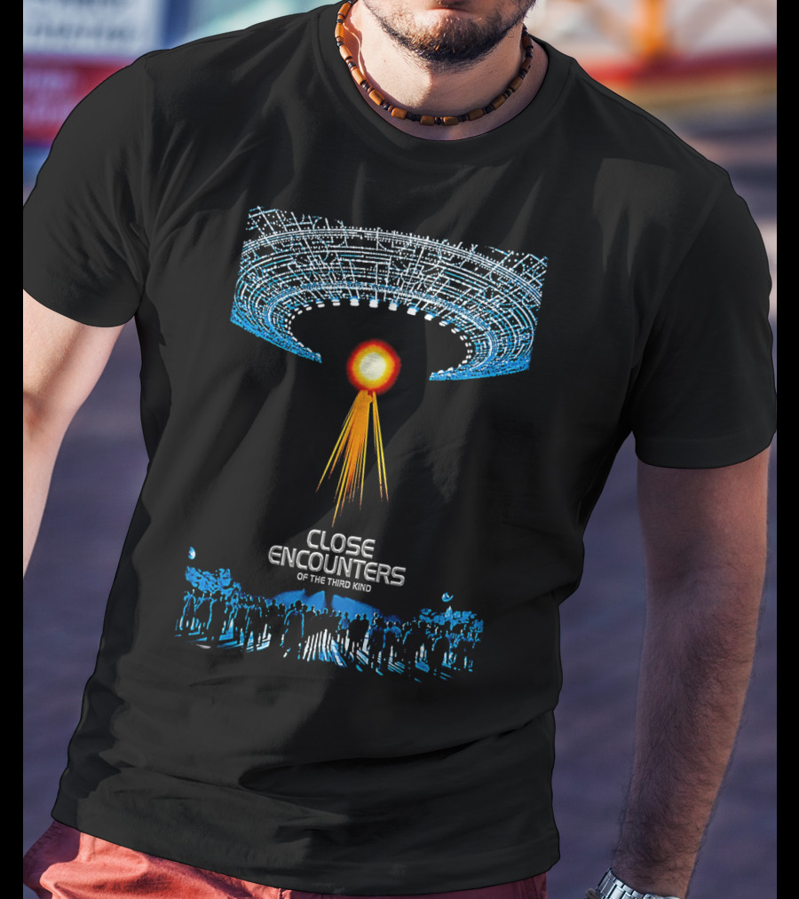 Close Encounters Of The Third Kind UFO Beam With Silhouetted Crowd T-Shirt