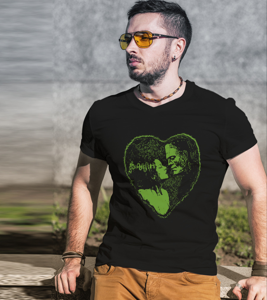 Frankenstein And Bride Heart Embrace Retro Horror Walking Dead TV Show Look T-Shirt