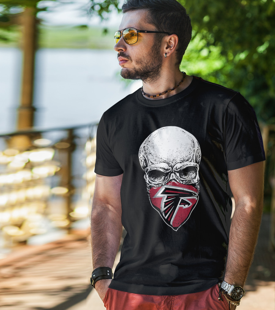 Atlanta Falcons Skull Bandana T-Shirt