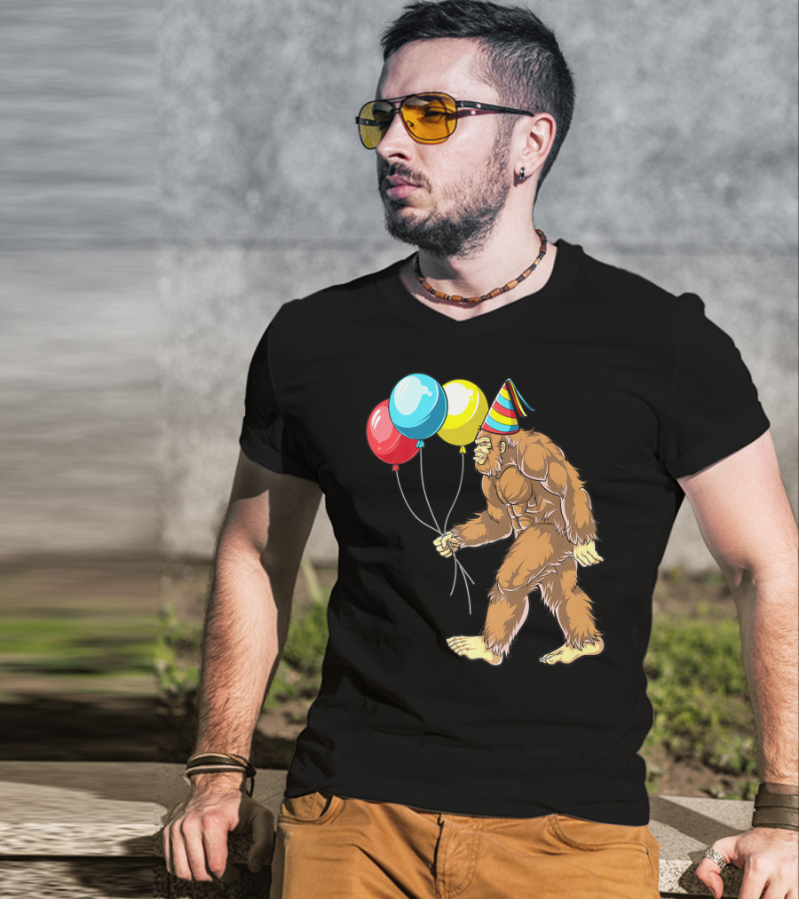 Bigfoot It's My Birthday Kids Boys Sasquatch Party With Balloons And Party Hat T-Shirt