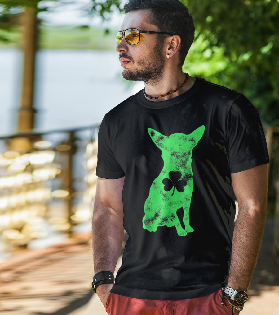 Chihuahua Shamrock Dog Lover St Patricks Day Men T-Shirt