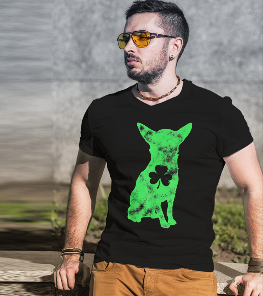 Chihuahua Shamrock Dog Lover St Patricks Day Men T-Shirt