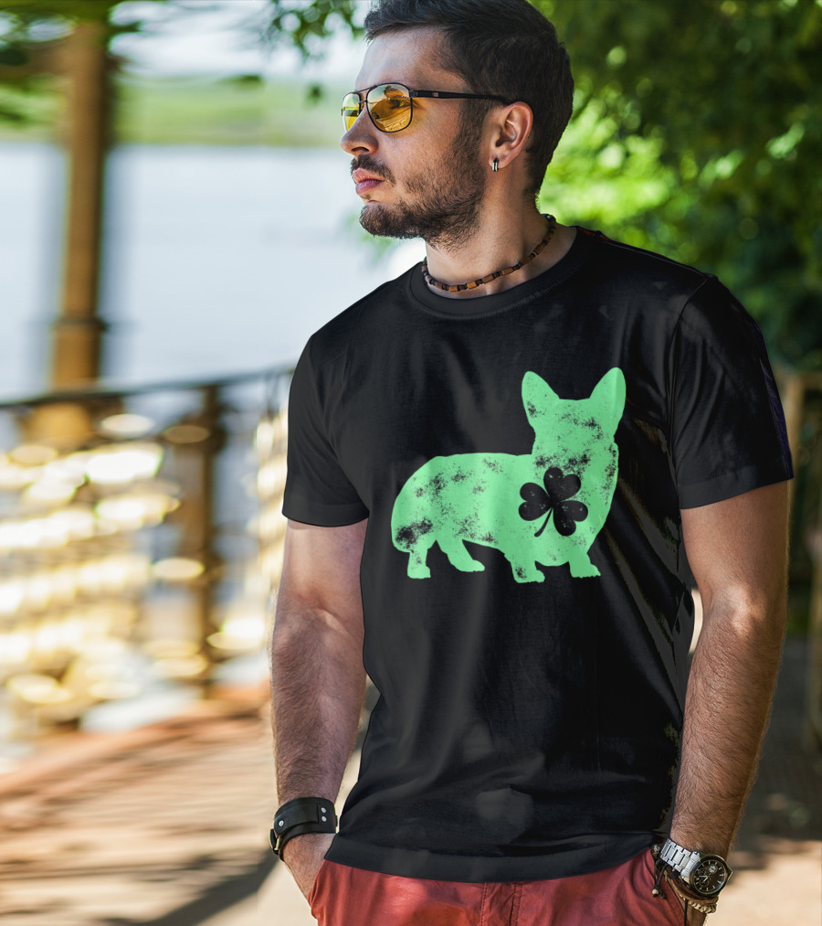 Corgi Shamrock Dog Lover St Patricks Day T-Shirt