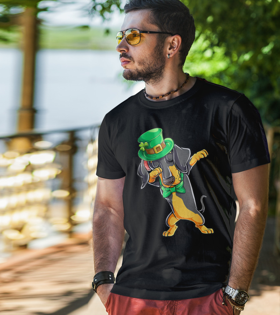 Dabbing Dachshund St Patricks Day Leprechaun Hat And Bow Tie T-Shirt