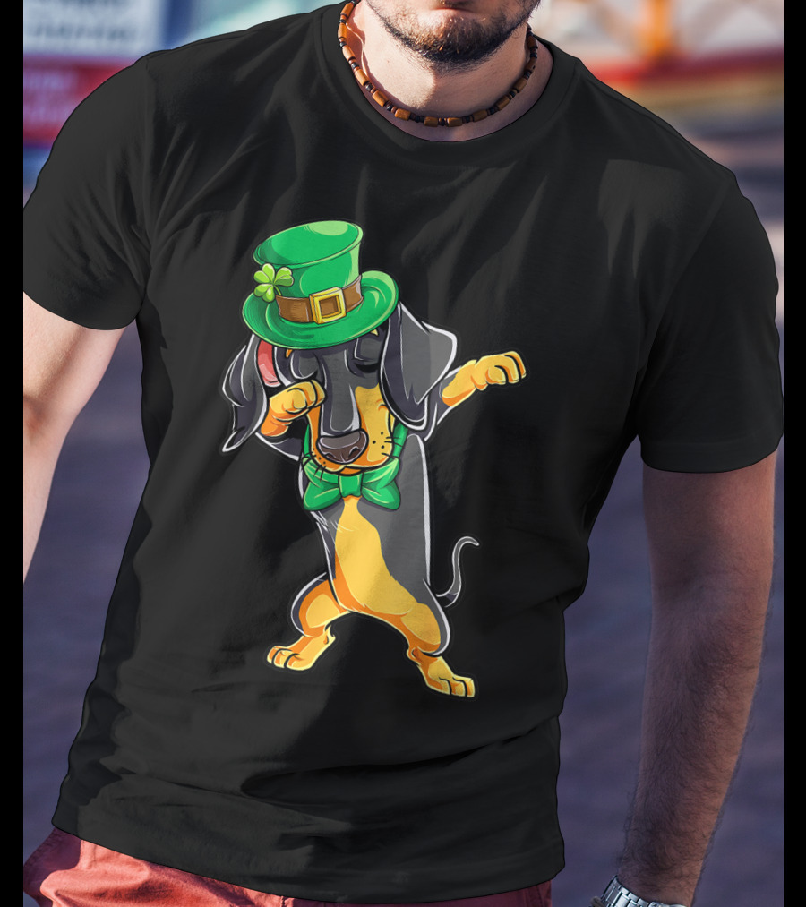 Dabbing Dachshund St Patricks Day Leprechaun Hat And Bow Tie T-Shirt