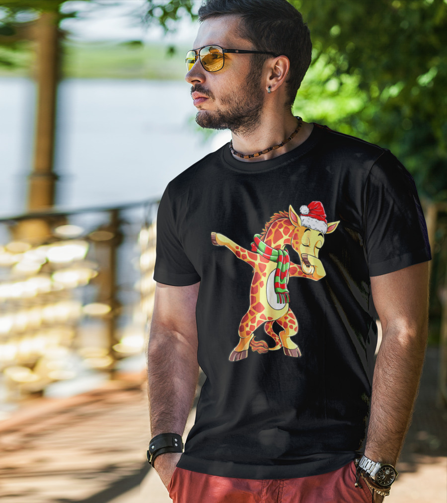 Dabbing Giraffe Santa With Christmas Hat And Scarf T-Shirt