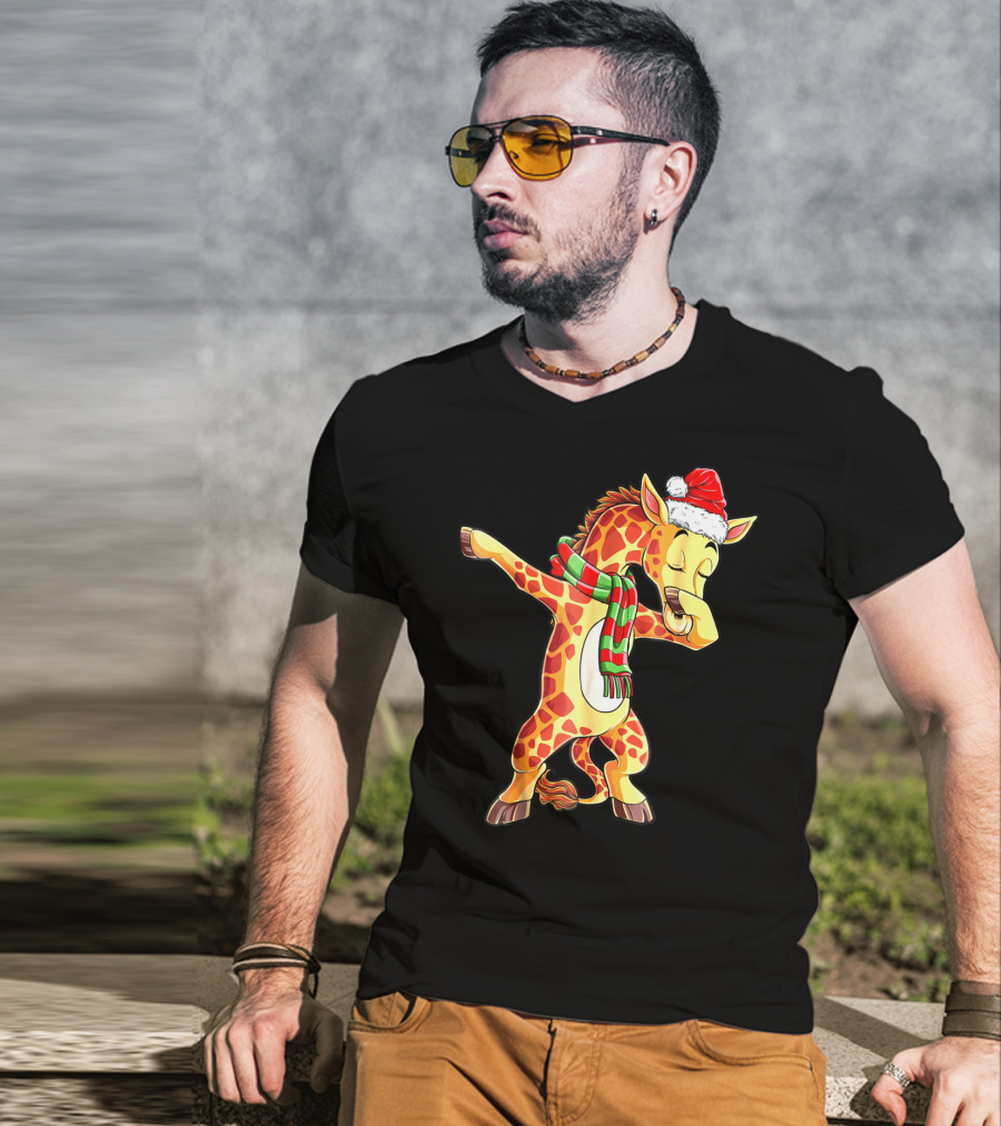 Dabbing Giraffe Santa With Christmas Hat And Scarf T-Shirt