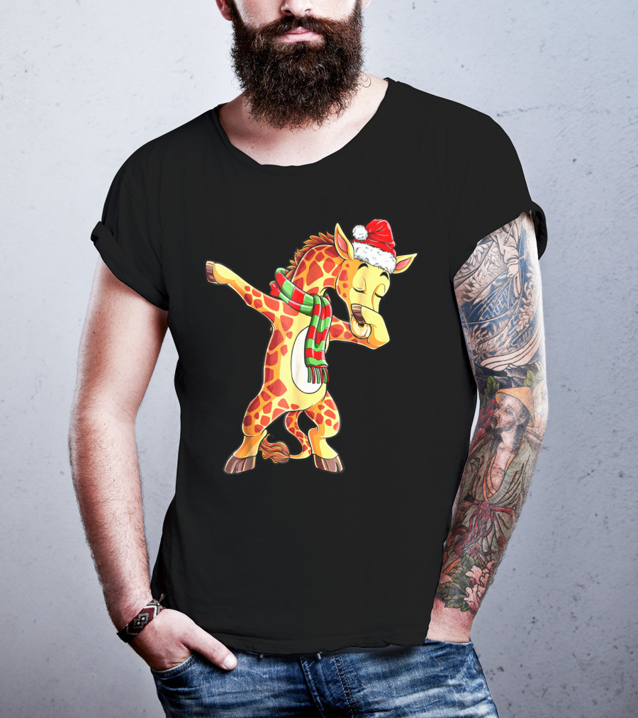 Dabbing Giraffe Santa With Christmas Hat And Scarf T-Shirt