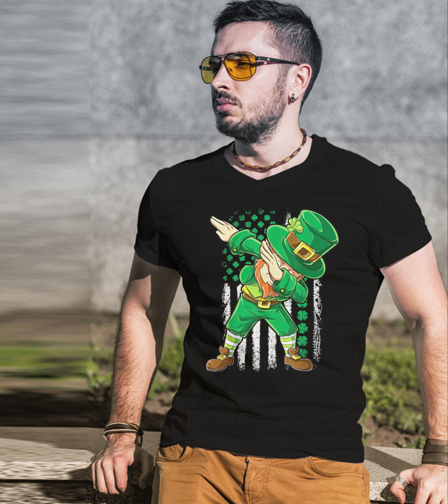 Dabbing Leprechaun With Irish American Flag Background And Shamrocks T-Shirt