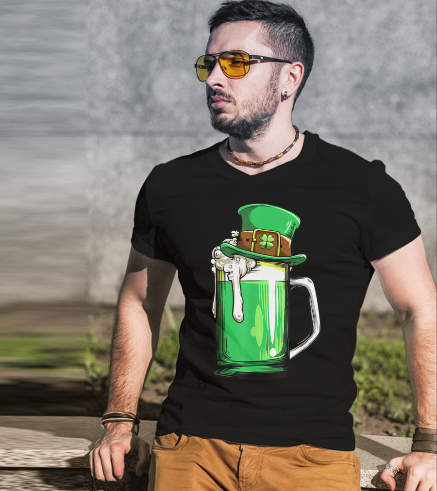 Green Beer Mug Leprechaun Hat St Patricks Day Men Drinking T-Shirt