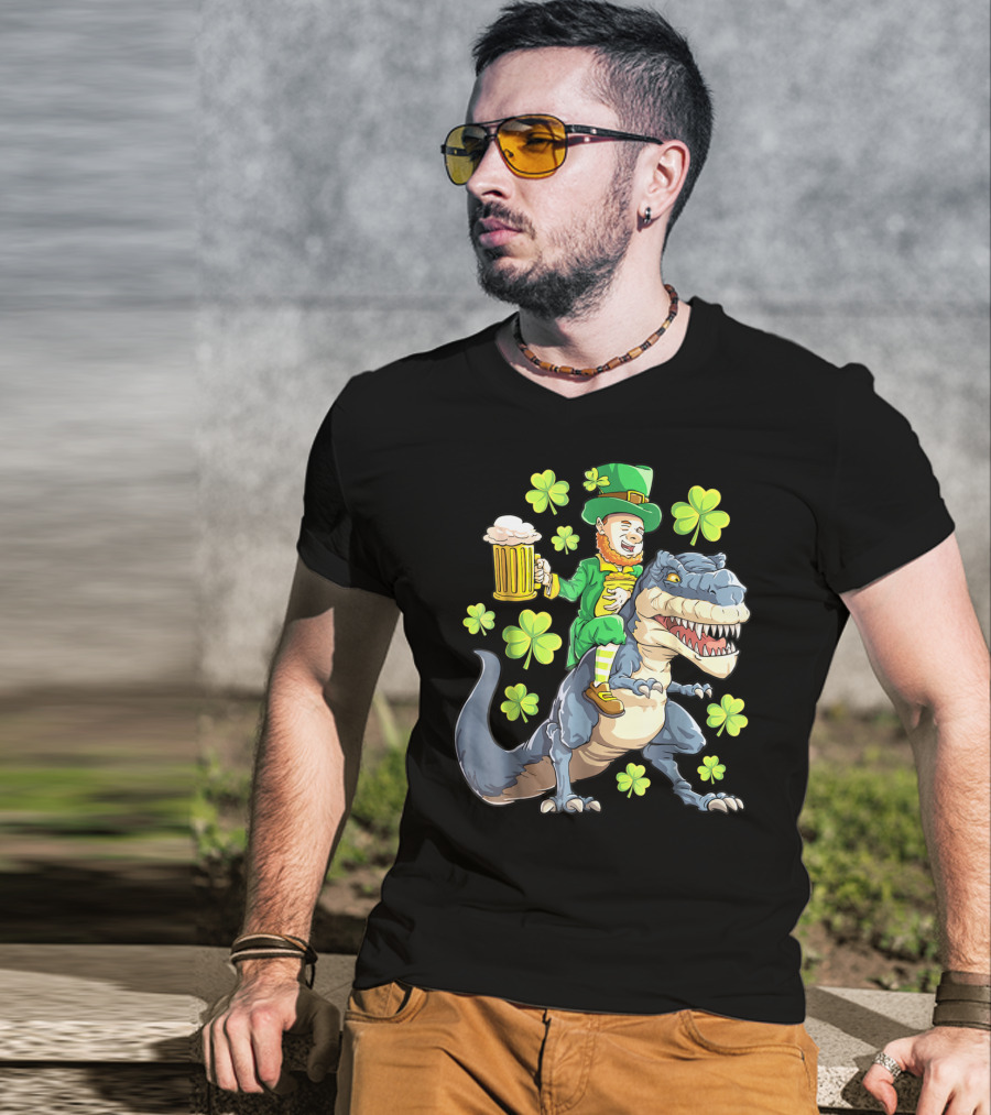 St Patricks Day Leprechaun Riding Dinosaur With Shamrocks And Beer T-Shirt