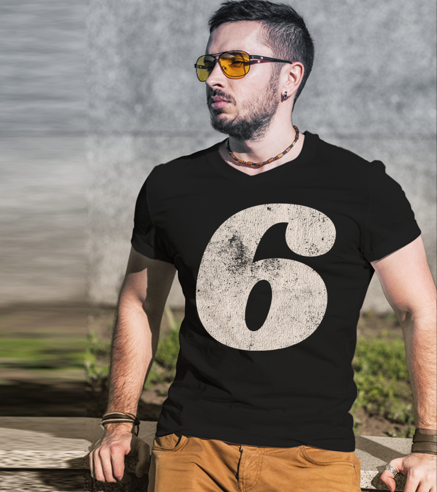 Vintagestyle Number 6 Distressed Retro Look T-Shirt