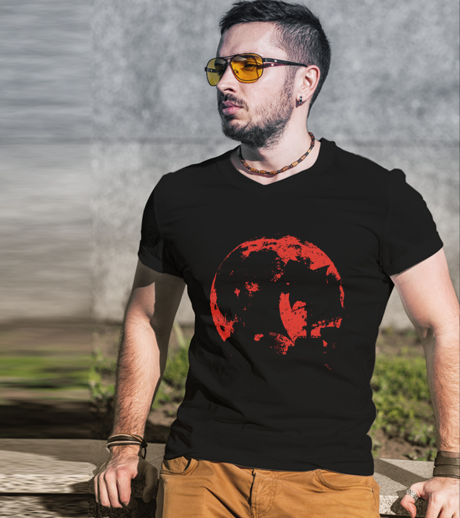 Thousand Sunny Pirate Ship Silhouette On Red Moon Background T-Shirt