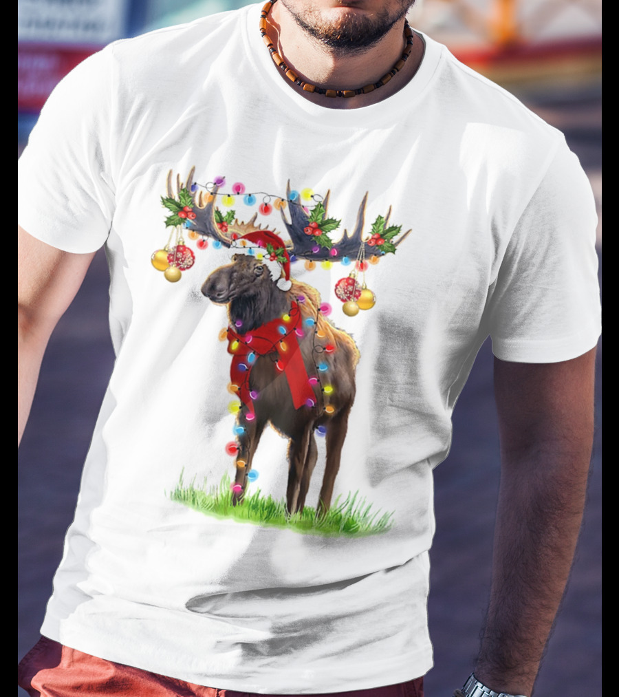 Moose Santa Reindeer Christmas Lights Holiday Décor T-Shirt