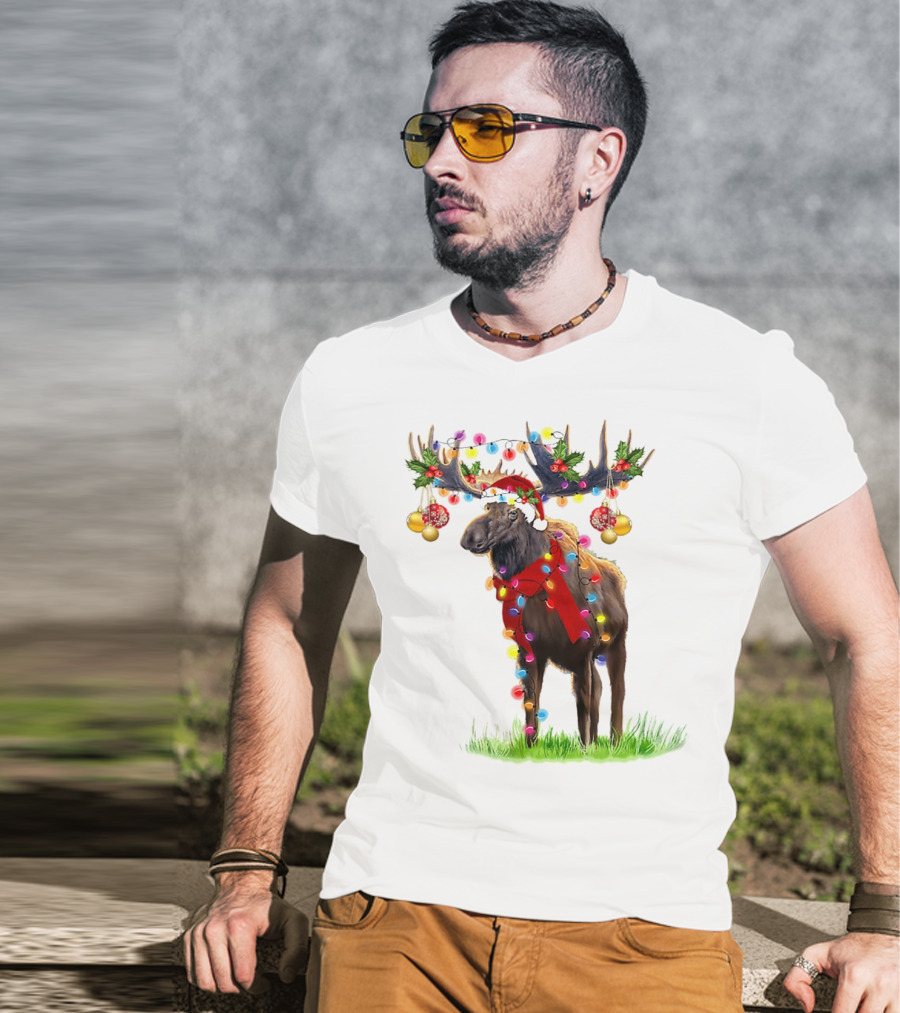Moose Santa Reindeer Christmas Lights Holiday Décor T-Shirt