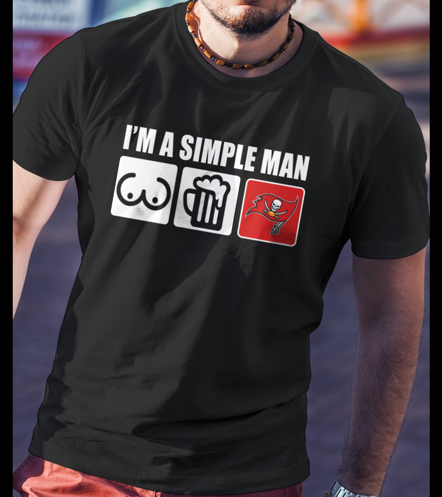 I'm A Simple Man Bucs Pirate Flag Beer Mug Icons T-Shirt