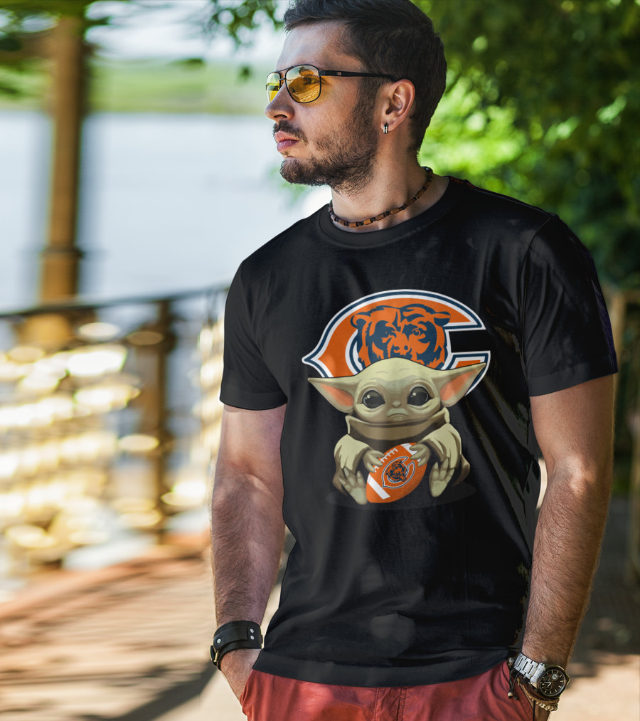 Baby Yoda Chicago Bears Football T-Shirt