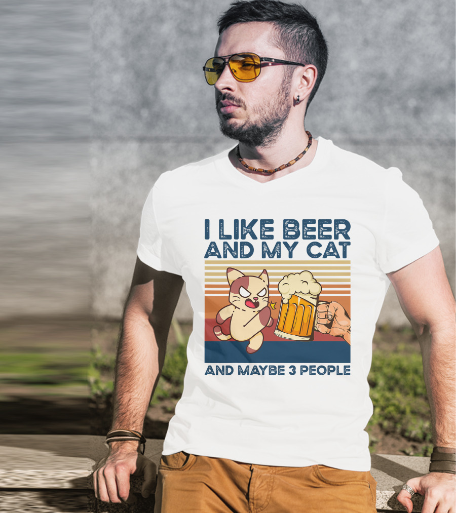 I Like Beer And My Cat And Maybe 3 People Vintage Style Retro Cat Lover T-Shirt